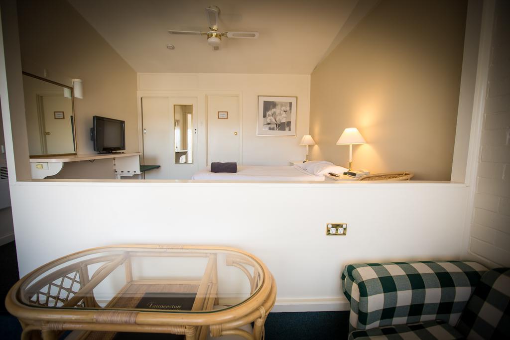 לונסטון Abel Tasman Airport Motor Inn מראה חיצוני תמונה
